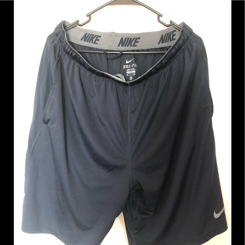 Mens Navy Blue Nike Dri-Fit shorts size XL